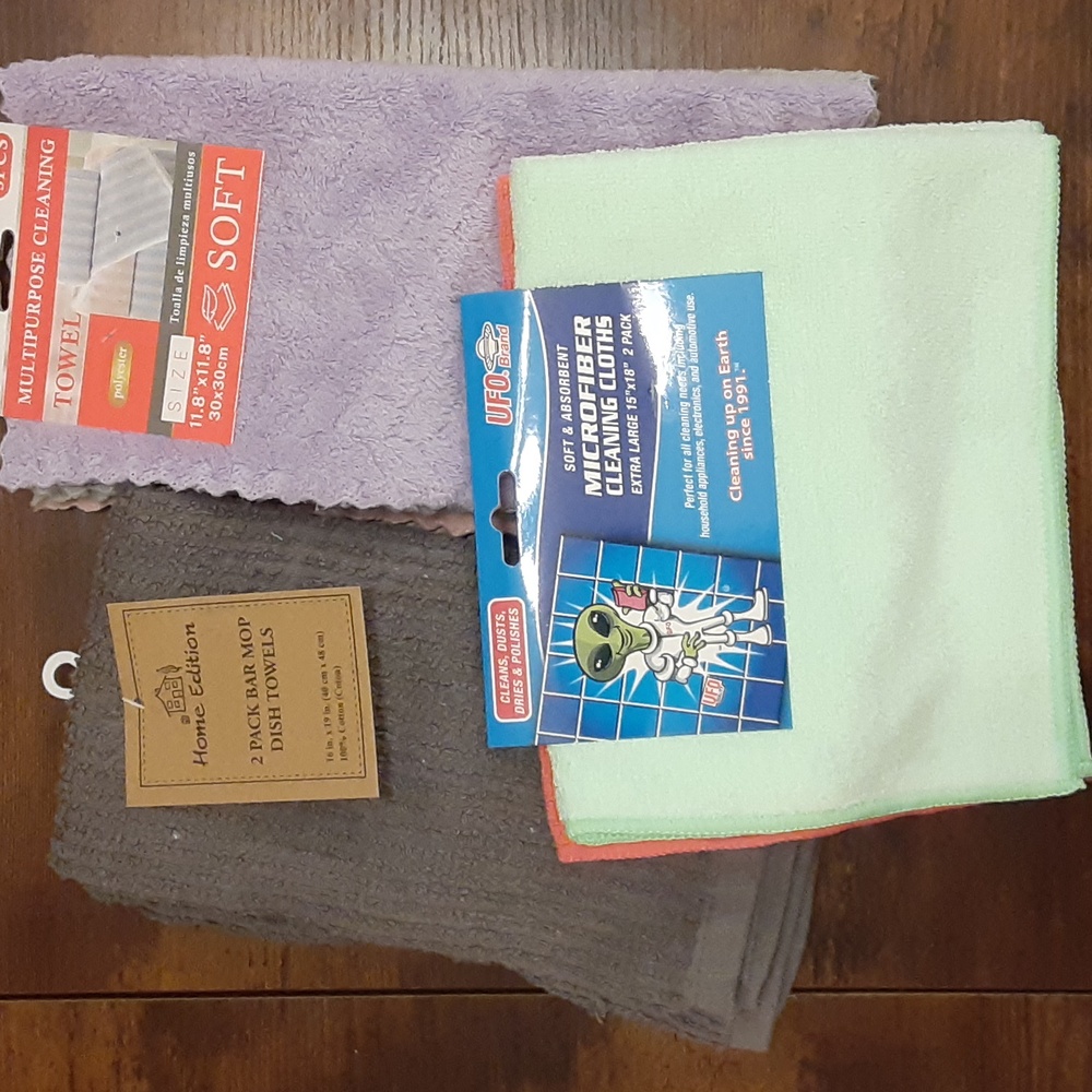 Bundle of a Spoon Rest, Placemats, a Peeler and a Knife, and towels - Picture 4 of 15